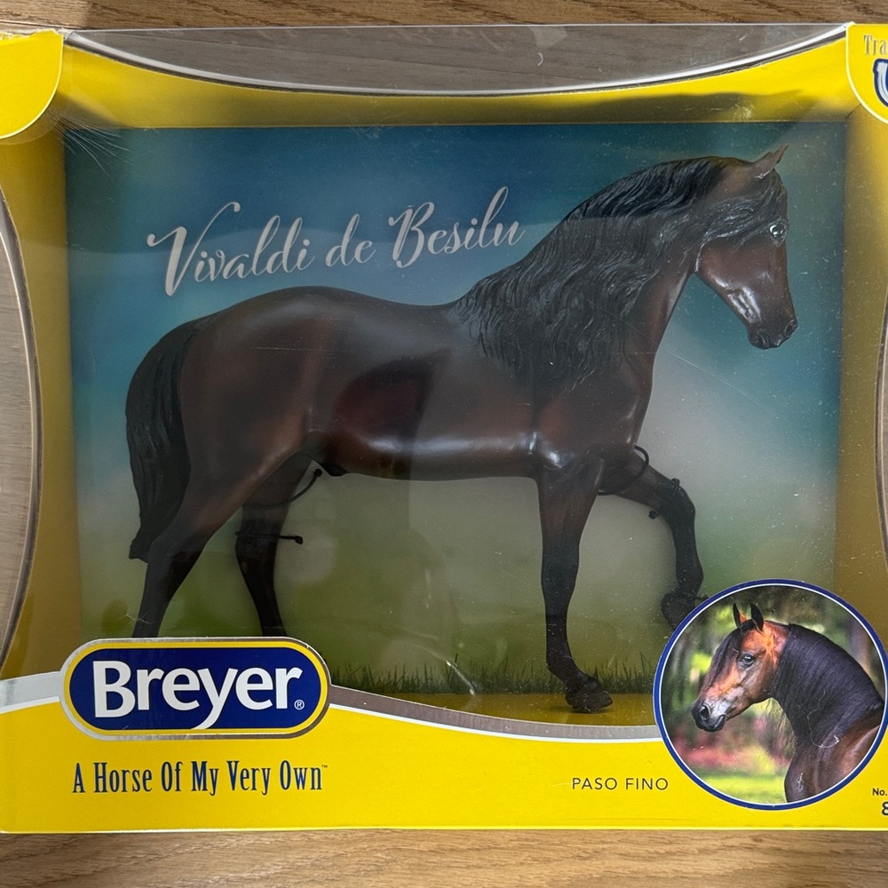 Breyer Vivaldi de Besilu Horse Figurine - Dark Brown